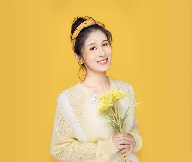 李佳奕