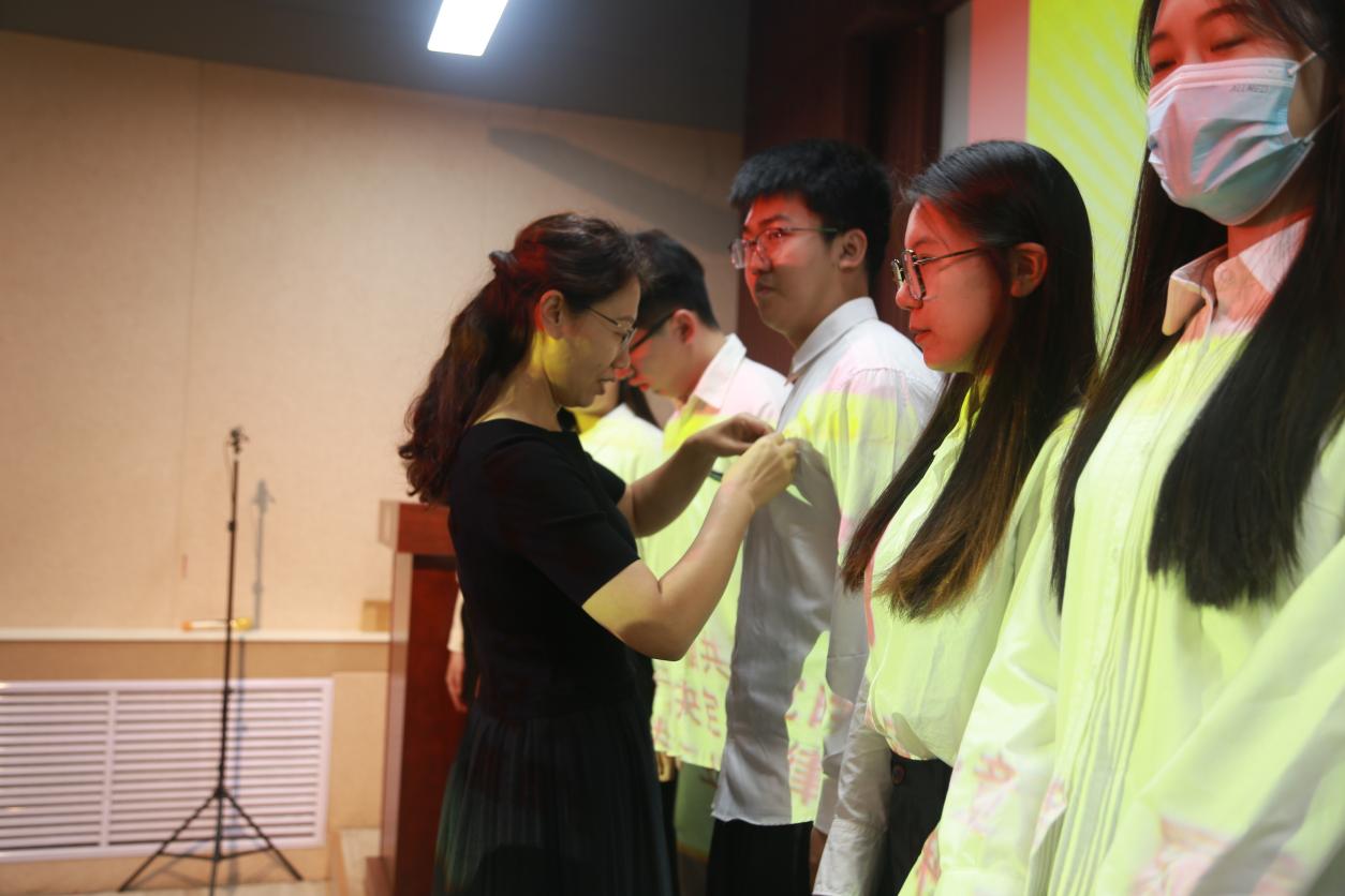 <a href='/2023/1014/c5933a499089/page.htm' target='_blank' title='美术学院党委举行预备党员入党宣誓仪式'>美术学院党委举行预备党员入党宣誓仪式</a>