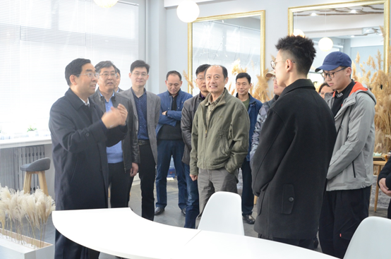 <a href='/2019/0326/c4524a275308/page.htm' target='_blank' title='校党委书记吕传毅一行到美术学院进行专题调研'>校党委书记吕传毅一行到美术学院进行专题调研</a>