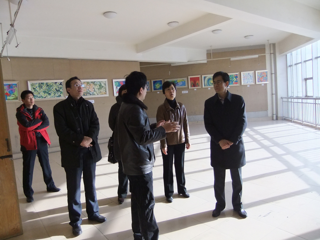 <a href='/2013/0304/c4524a193290/page.htm' target='_blank' title='校党委常委、副校长邹广德教授到我院检查教学工作'>校党委常委、副校长邹广德教授到我院检查教学工作</a>